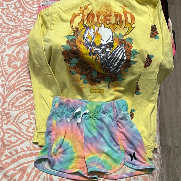 Hurley skull yellow long sleeve Sm.5 Tie-Dye Shorts🏝️ - Picture 2 of 13